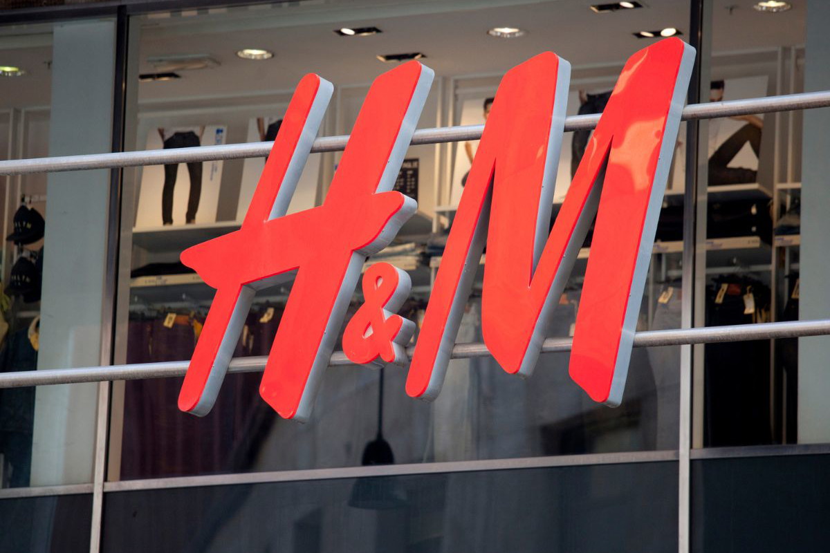 Sukienka z H&M wygląda jak ręczna robótka