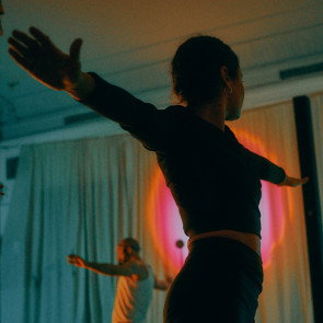 Techno joga – praktyka i medytacja w rytm bicia serca