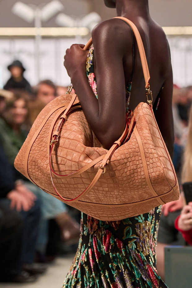 Vuitton clp F25 104 (1)