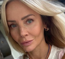 Agnieszka Woźniak-Starak w modnym komplecie na lato