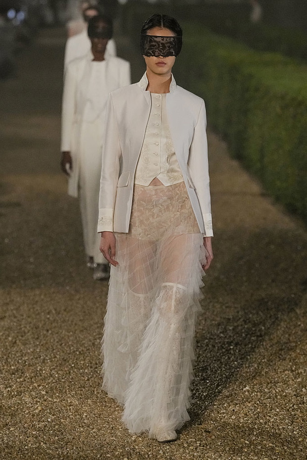 Dior Cruise 2026 Show - Runway