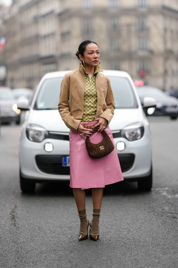 Street Style - Paris Fashion Week - Womenswear Fall/Winter 2025/2026 - Day Nine