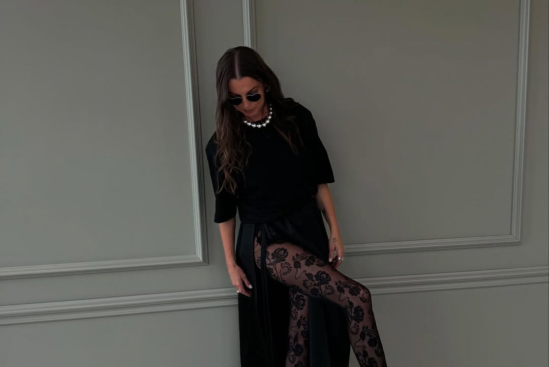 Kasia Sokołowska i spódnica z rozcięciem