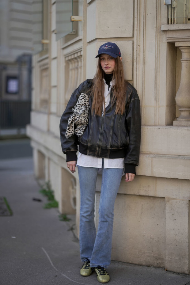 Street Style - Paris Fashion Week - Womenswear Fall/Winter 2025/2026 - Day Five