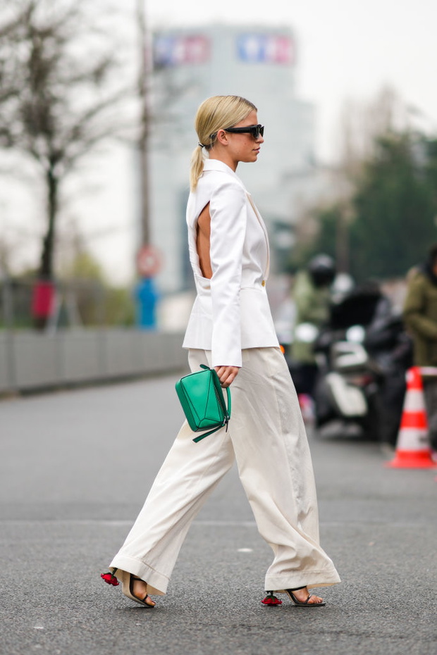 Street Style : Day Five - Paris Fashion Week - Womenswear F/W 2022-2023
