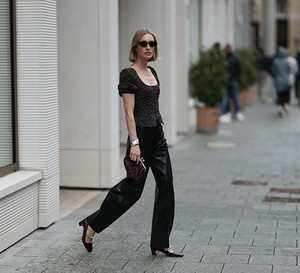 uniqlo barrel leg