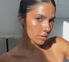 Jak nakładać bronzer, żeby wymodelować i odmłodzić twarz?