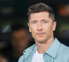 Robert Lewandowski w klapkach Birkenstock