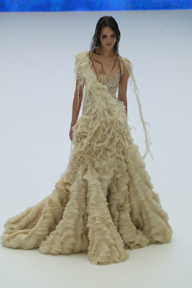 Alexander McQueen Spring 2003 RTW