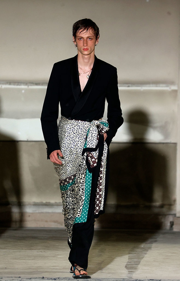 Dries Van Noten: Runway - Paris Fashion Week - Menswear Spring/Summer 2026