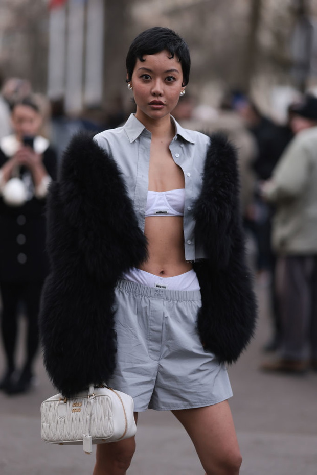 Street Style - Paris Fashion Week - Womenswear Fall/Winter 2024/2025 - Day Nine