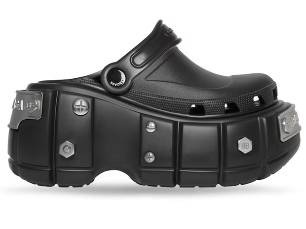 dziwne buty