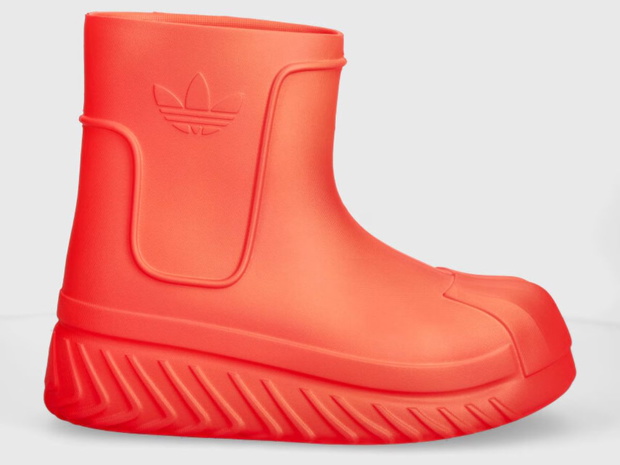 dziwne buty