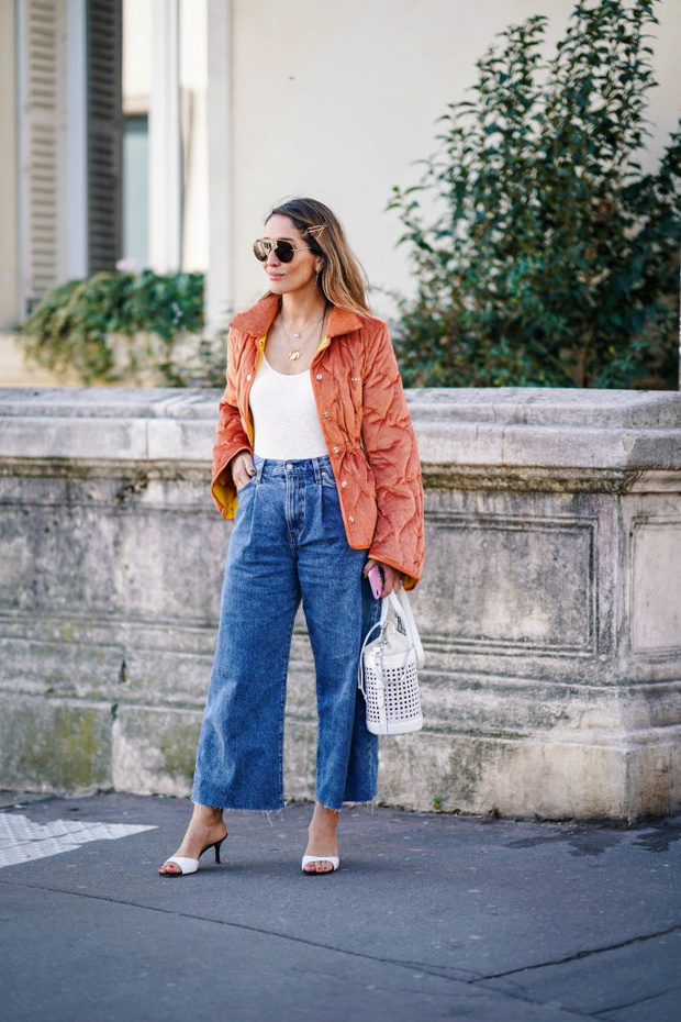 Street Style - Paris Fashion Week Womenswear Fall/Winter 2019/2020 : Day Three