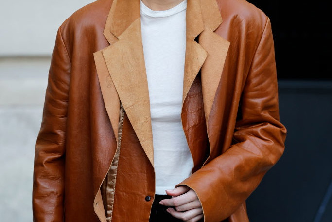 Street Style - Paris Fashion Week - Haute Couture Spring-Summer 2025 - Day One