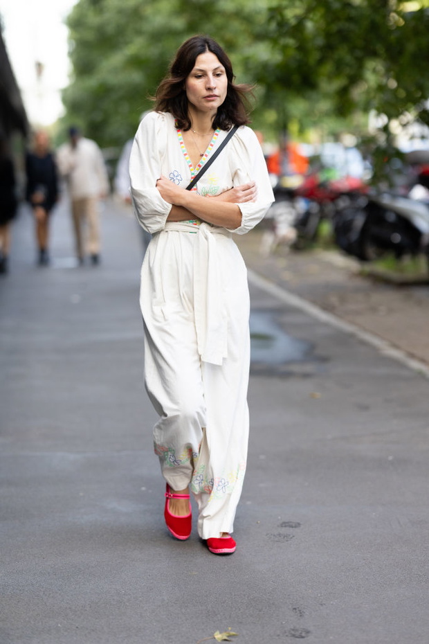 Street Style - Day 3 - Milan Fashion Week - Womenswear Spring/Summer 2025
