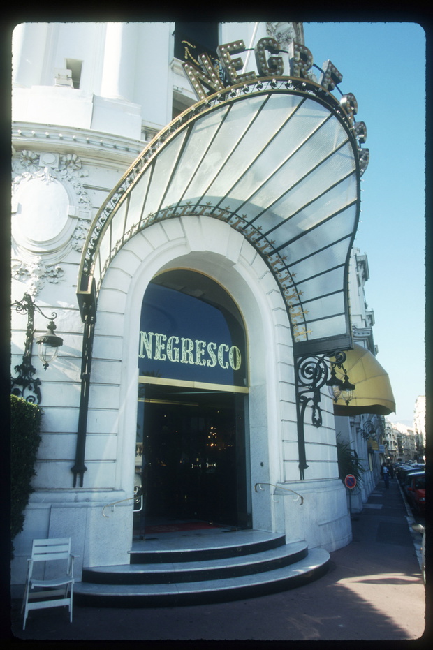 Wejście do Hotelu Negresco w Nicei