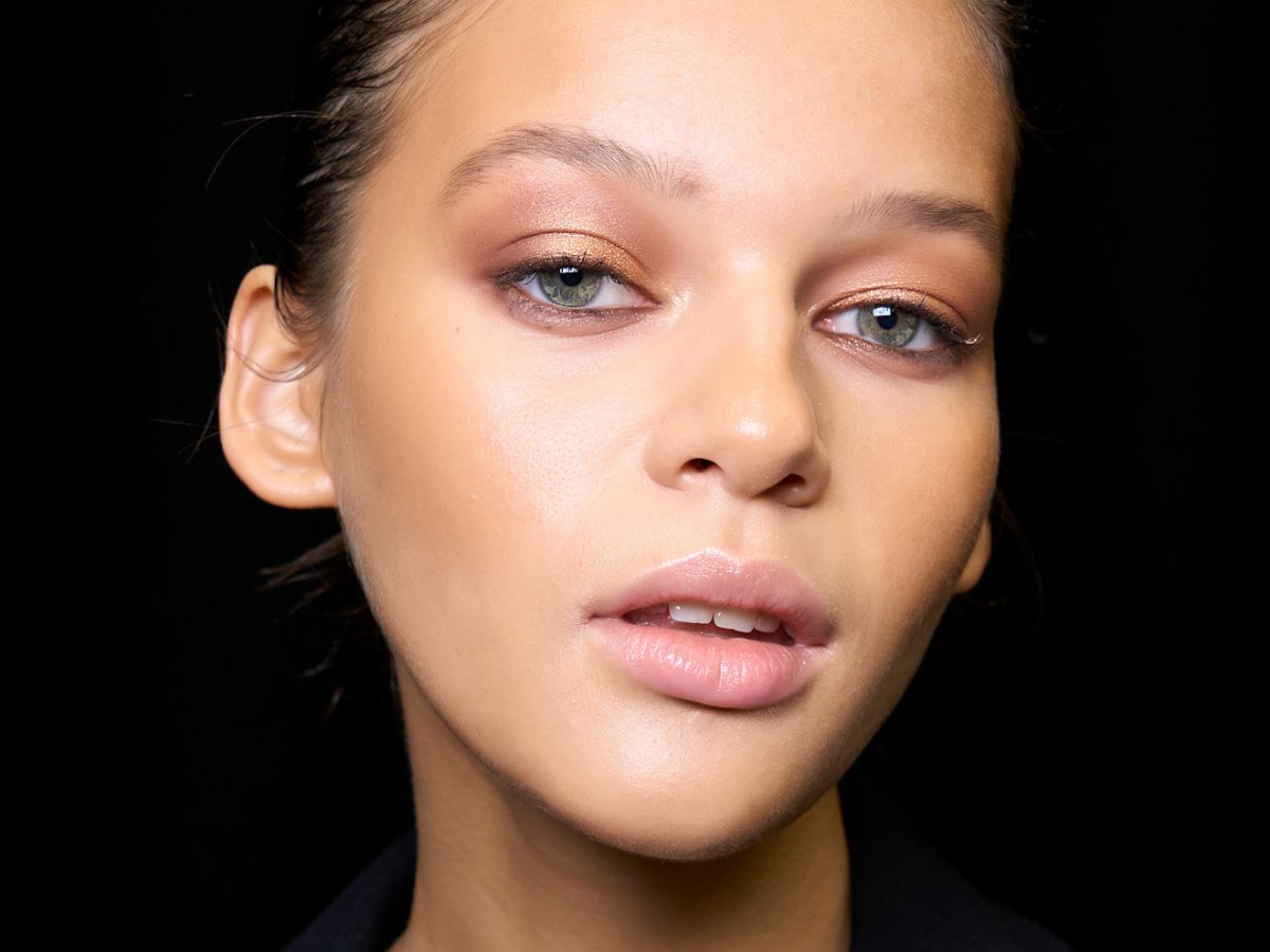 Bibułki matujące z zieloną herbatą odświeżają make-up w 1 sekundę