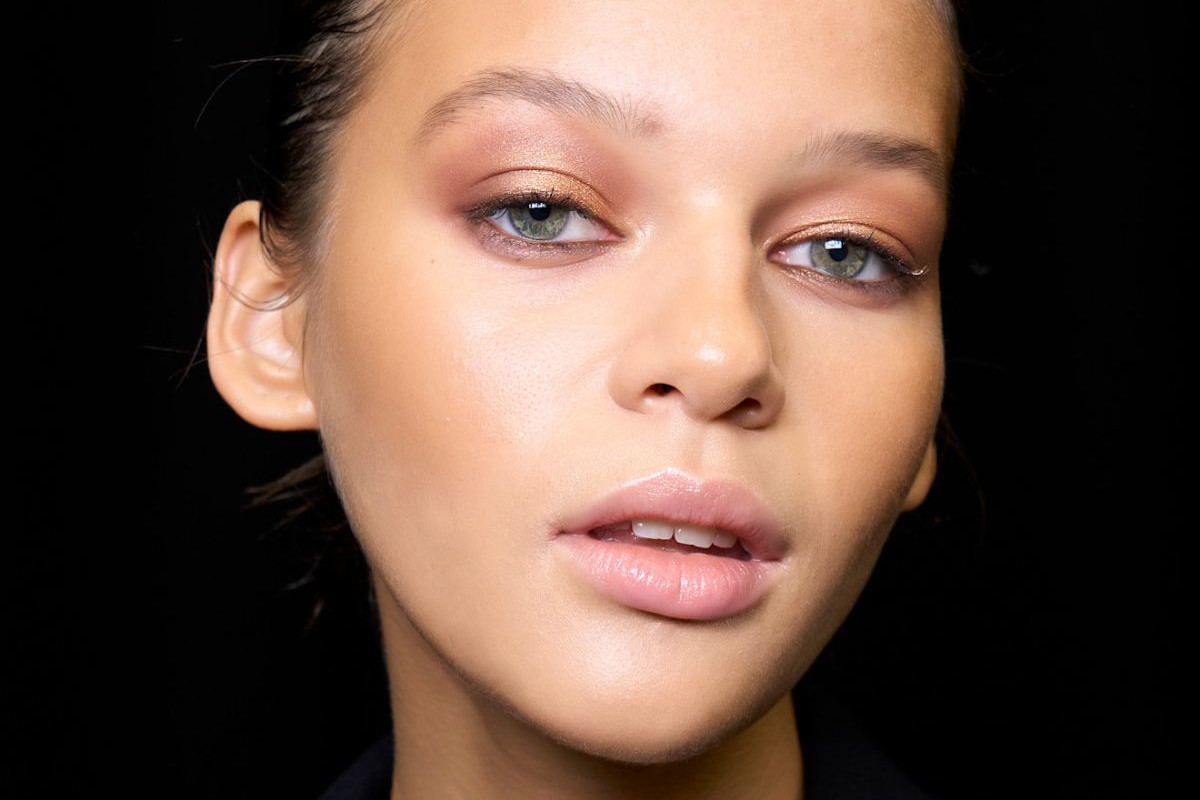 Bibułki matujące z zieloną herbatą odświeżają make-up w 1 sekundę