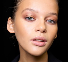 Bibułki matujące z zieloną herbatą odświeżają make-up w 1 sekundę