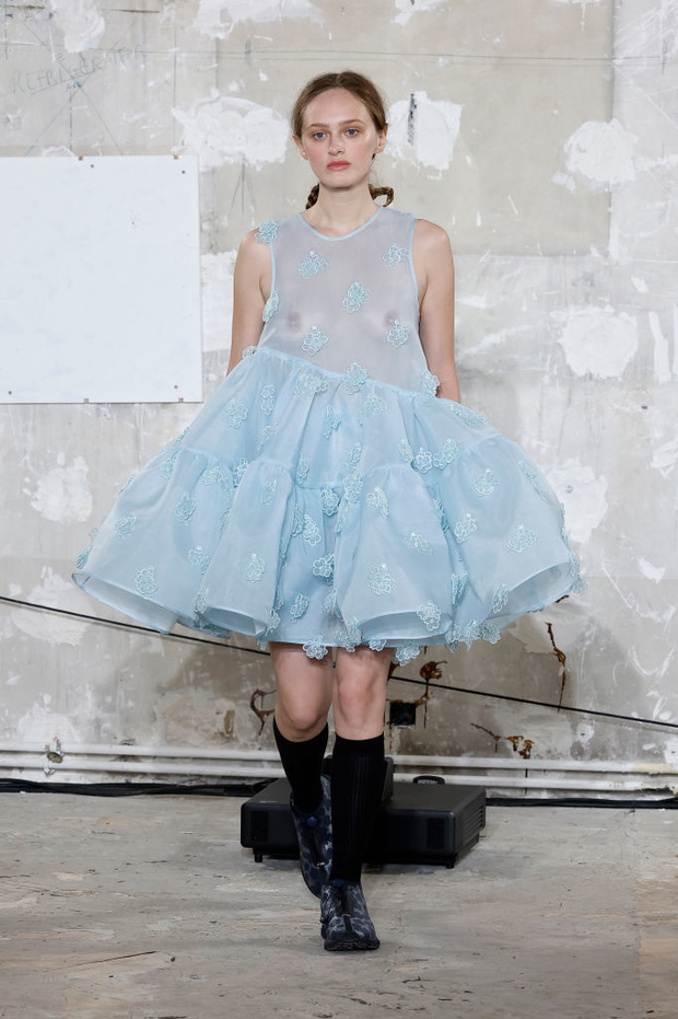 Cecilie Bahnsen: Runway - Paris Fashion Week - Womenswear Spring-Summer 2025