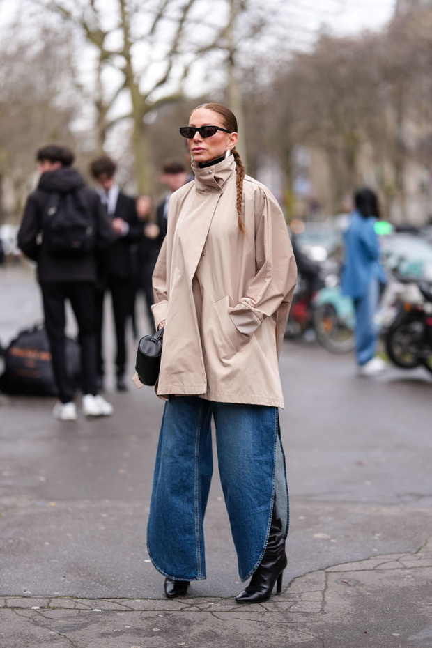 Street Style - Paris Fashion Week - Womenswear Fall/Winter 2025/2026 - Day Eight