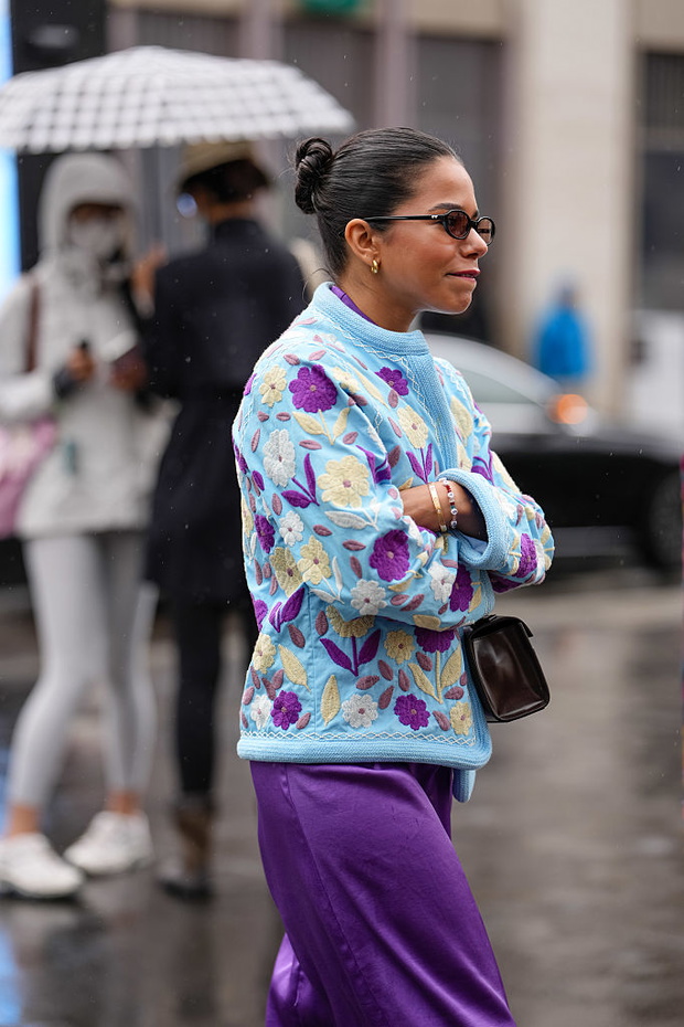 Street Style - Paris Fashion Week - Haute Couture Fall/Winter 2025/2026 - Day One