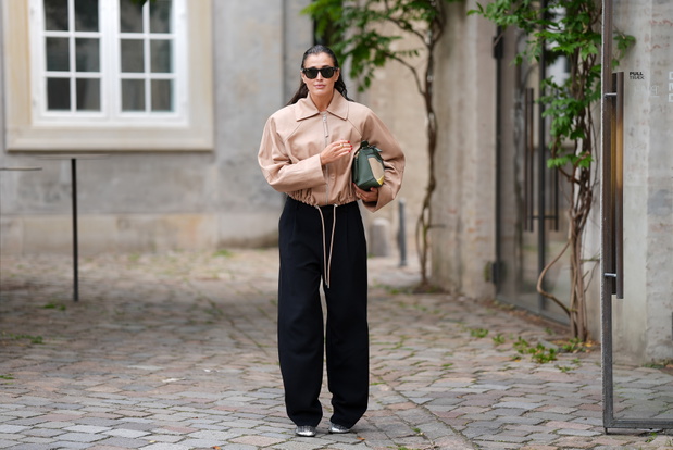 Bomber jacket maxi – najmodniejsza kurtka jesieni 2025. Styl Miu Miu Girls