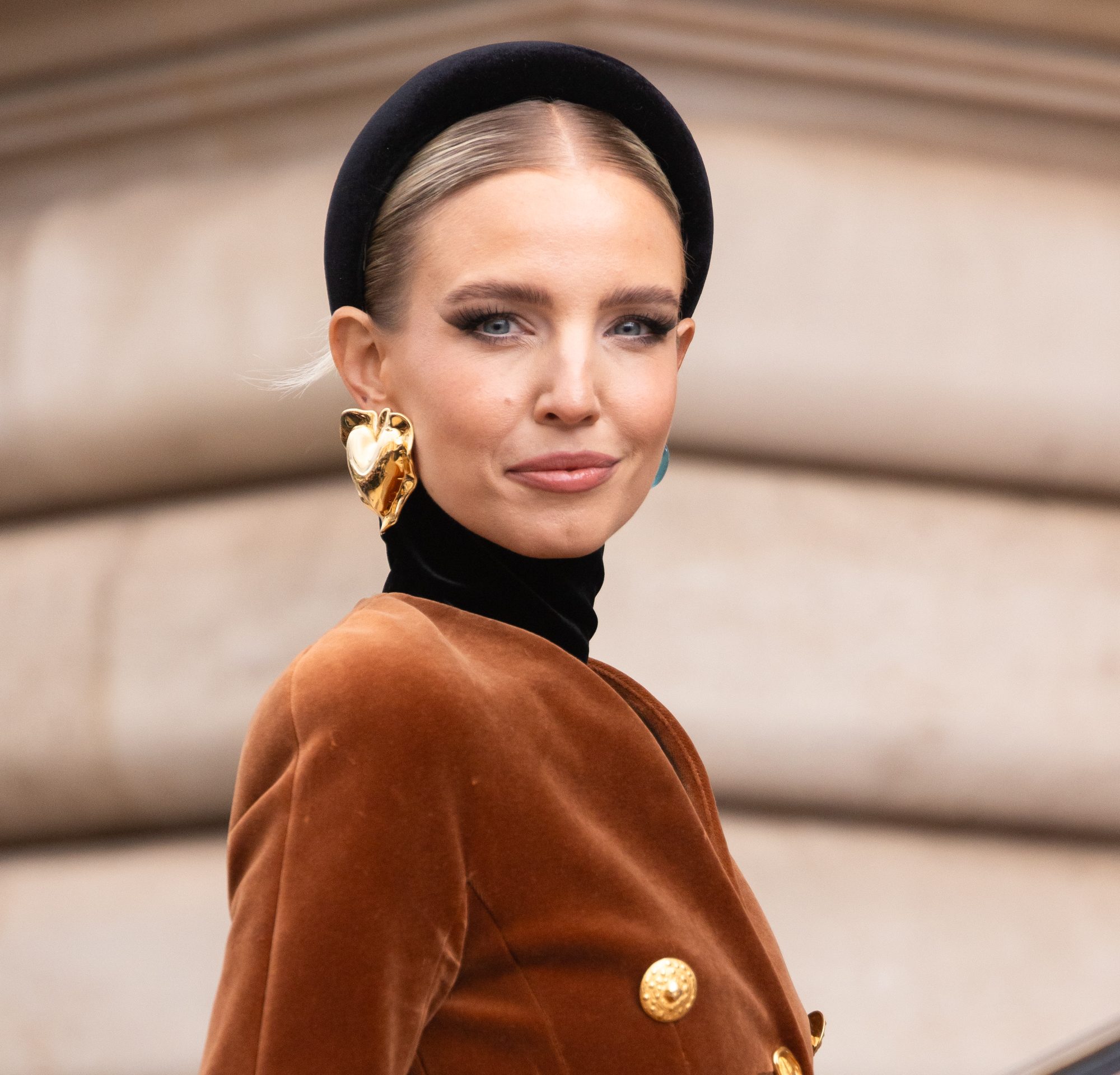 Schiaparelli : Outside Arrivals - Paris Fashion Week - Haute Couture Spring/Summer 2024