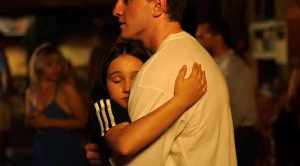 Kadr z filmu "Aftersun"