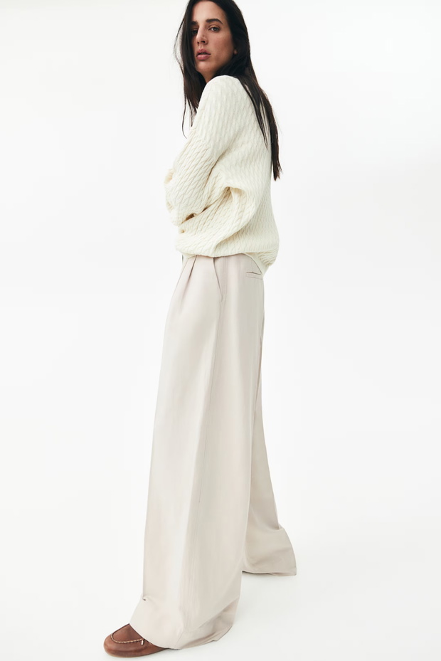 Linen palazzo pants – spodnie, które pokochasz w upalne dni. Trend lata 2025