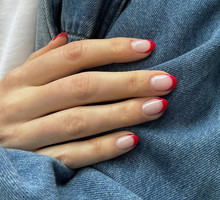 Jaki manicure na jesień 2025 wybrać?