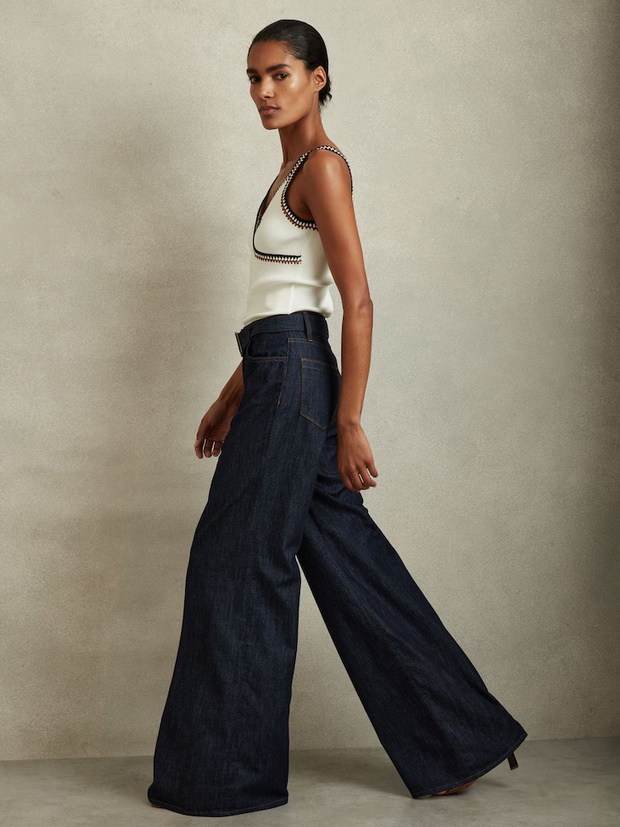 Petite wide-leg jeans z Zary – idealne dla niskich na jesień 2025