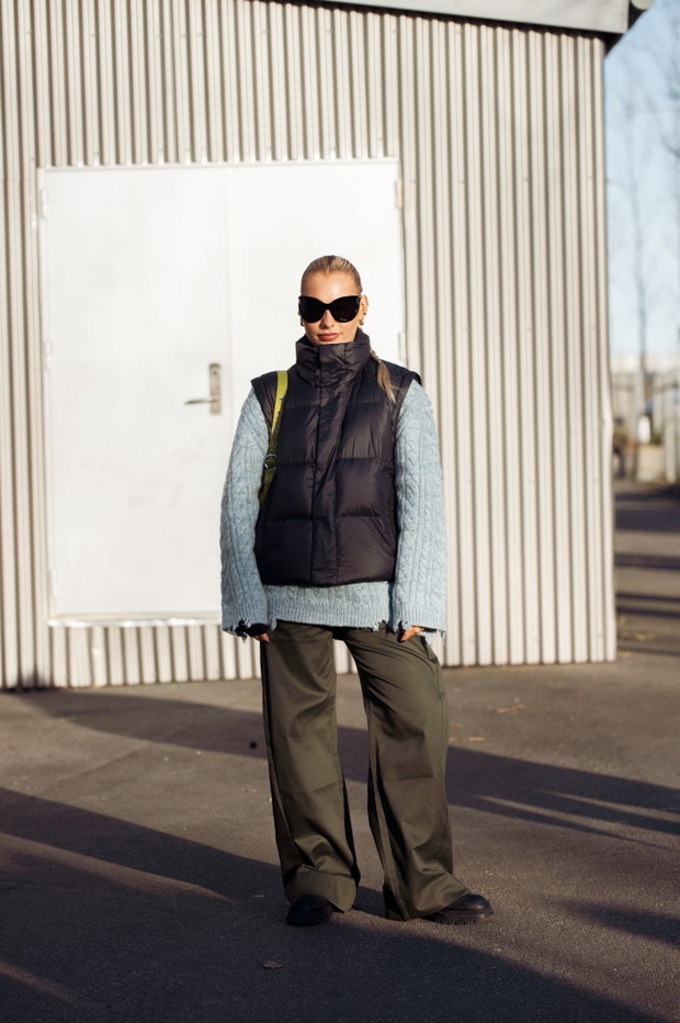 Puffer vest z Uniqlo to hit jesieni 2025. Skandynawki noszą ją zamiast ramoneski