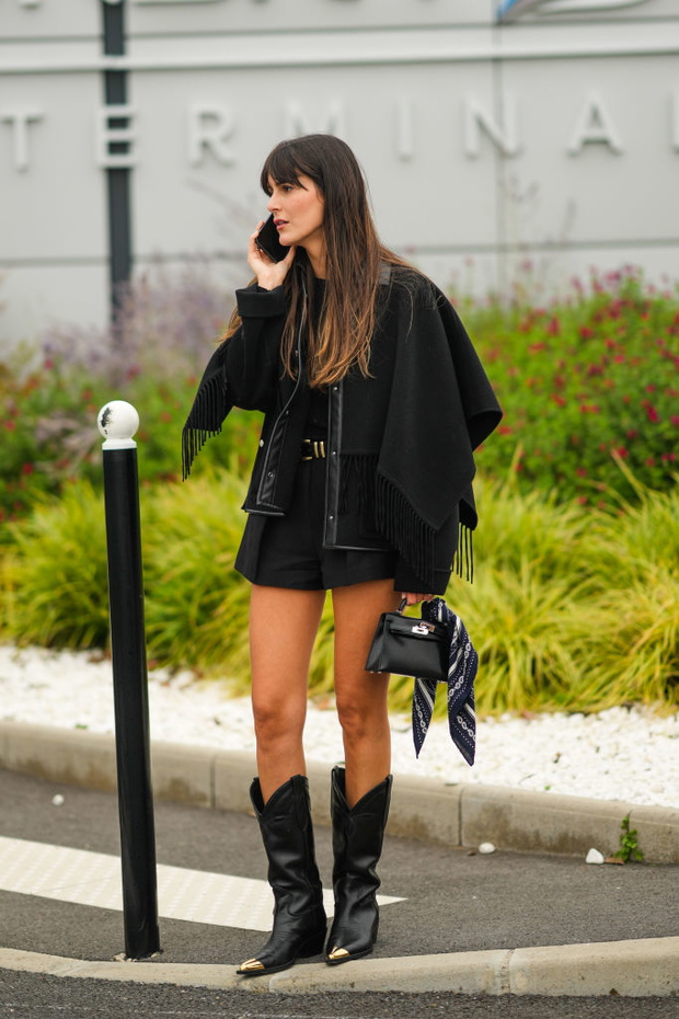 Western boots – trend jesieni 2025. Stylizacje z jeansami