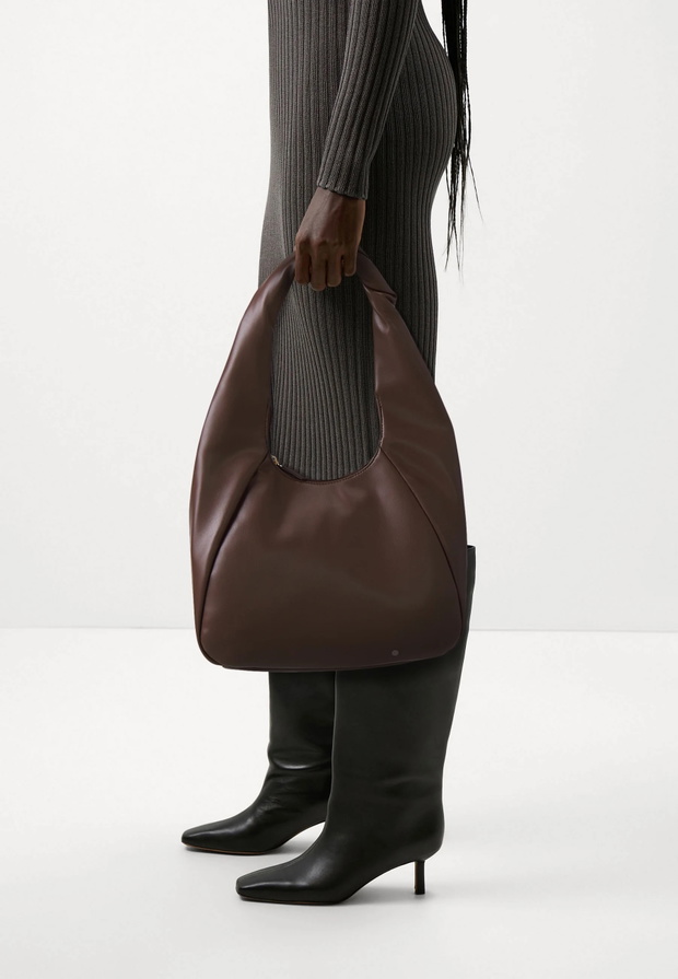 Slouchy hobo bag espresso brown – trend na jesień 2025