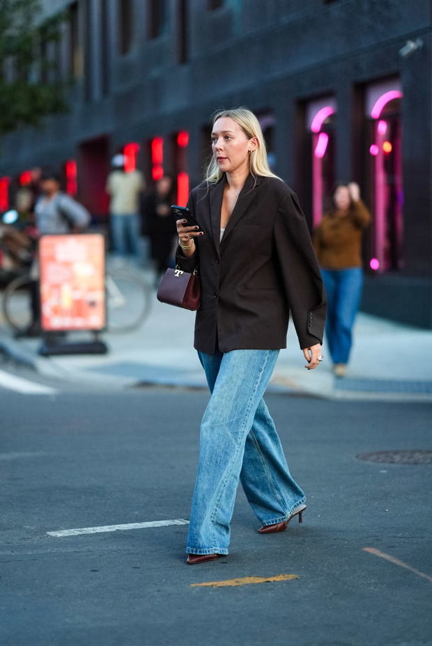 „Knife-toe mules” z Mango – modne buty jesień 2025