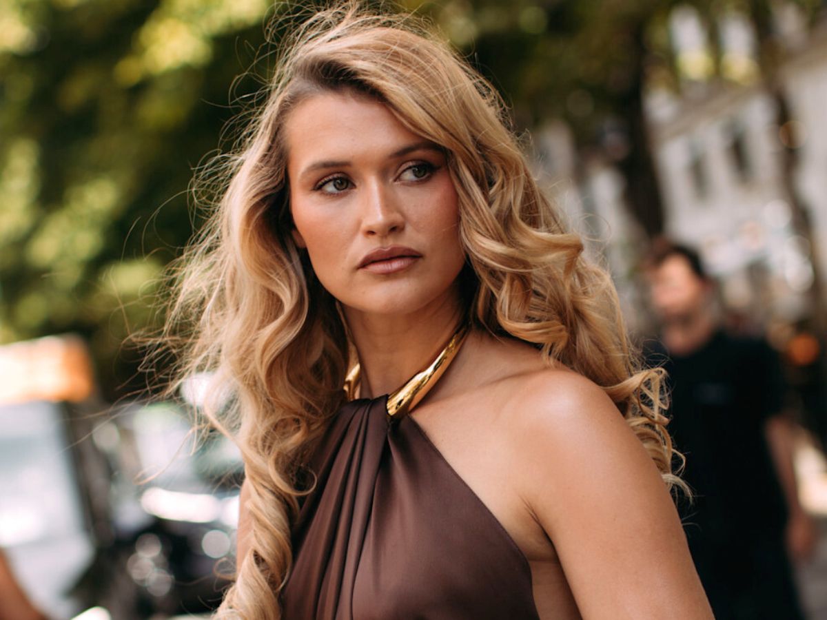 TOP 5: mgiełki do włosów na jesień i zimę. Dają efekt glossy hair i odżywiają niczym maska