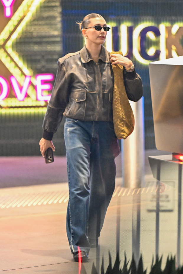 Balloon jeans – trend jesieni 2025 w klimacie lat 90.