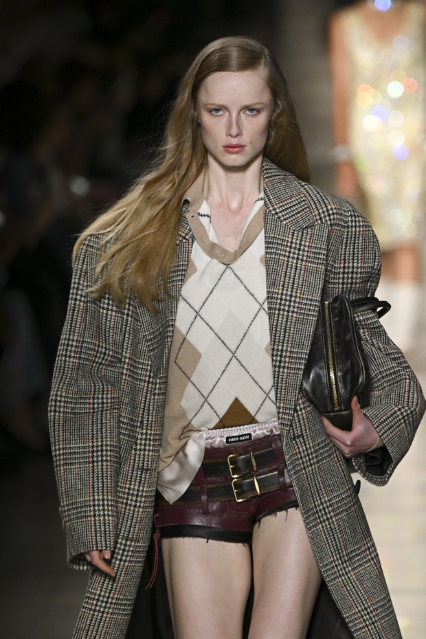 Miu Miu - Runway - Fall/Winter 2022-2023 Paris Fashion Week