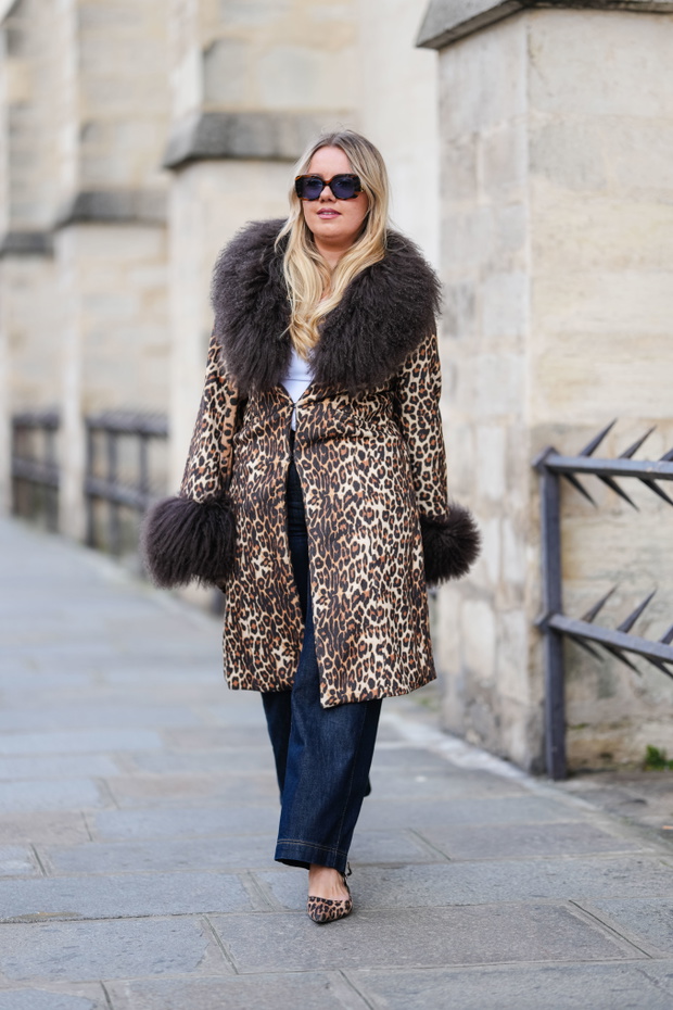 Street Style - Paris Fashion Week - Womenswear Fall/Winter 2025/2026 - Day Six