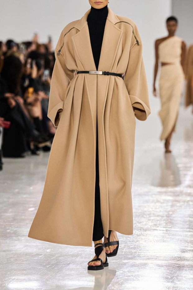 Max Mara S25