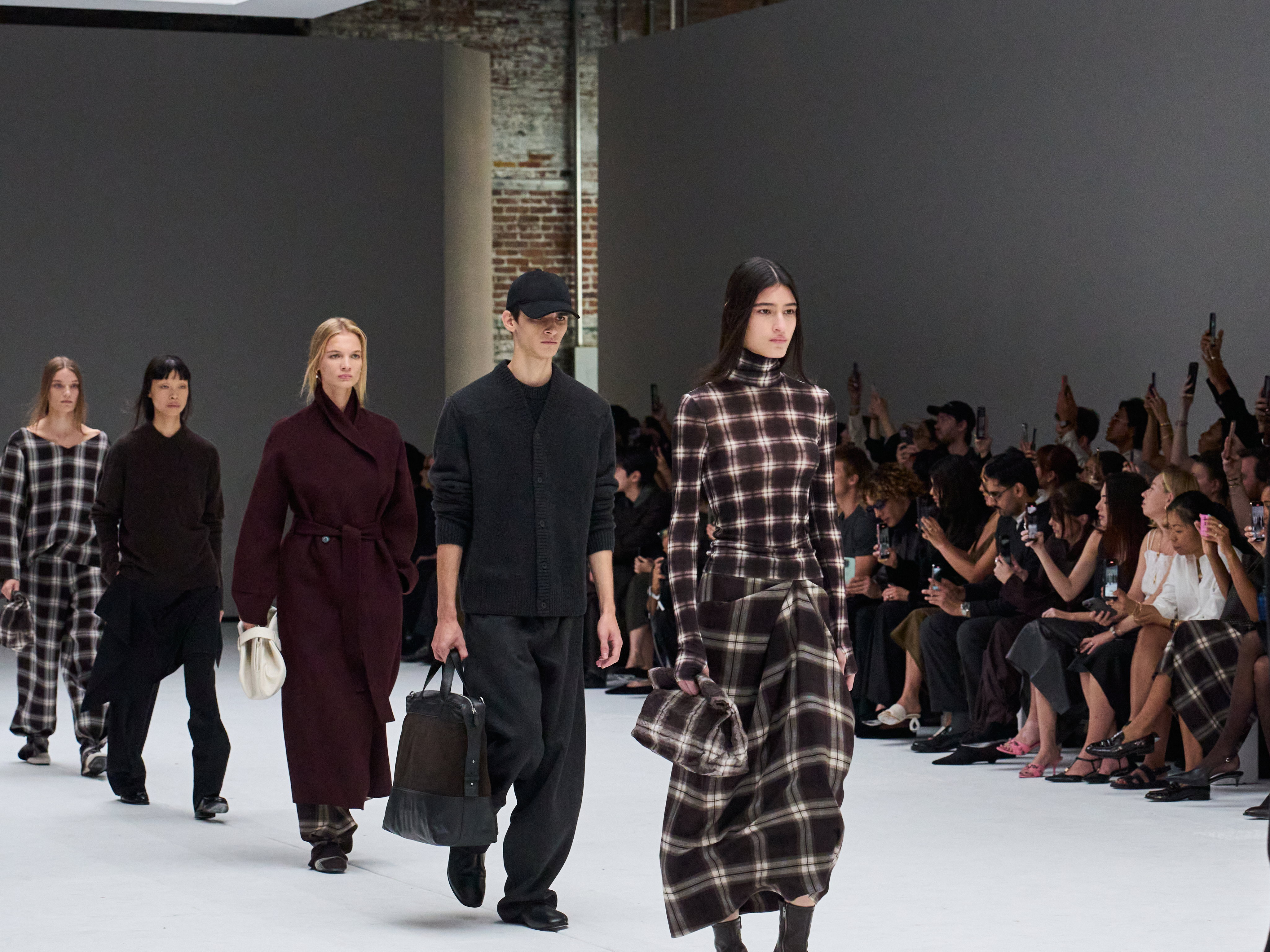 COS AW25