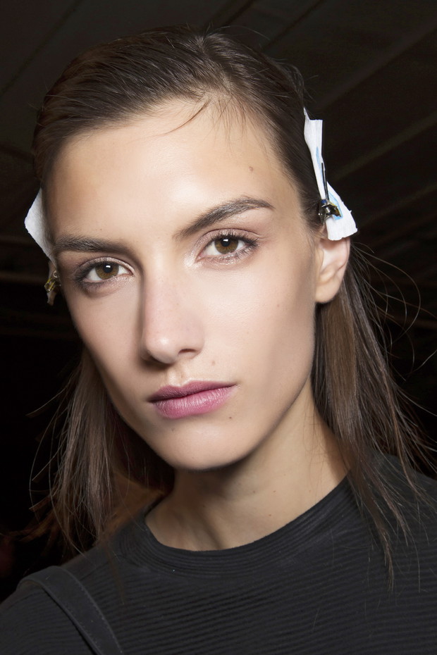 Strobing makeup - nowa wersja konturowania twarzy!