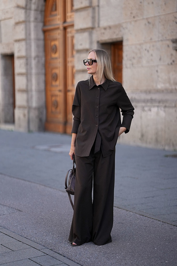 Pinstripe trousers – oversize spodnie jesieni 2025
