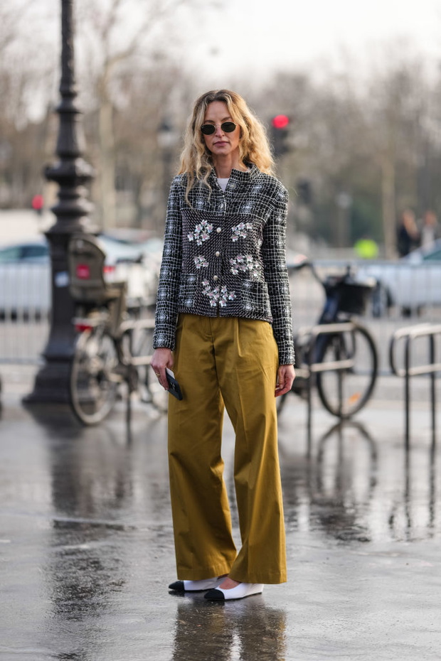Street Style - Paris Fashion Week - Womenswear Fall/Winter 2025/2026 - Day Nine