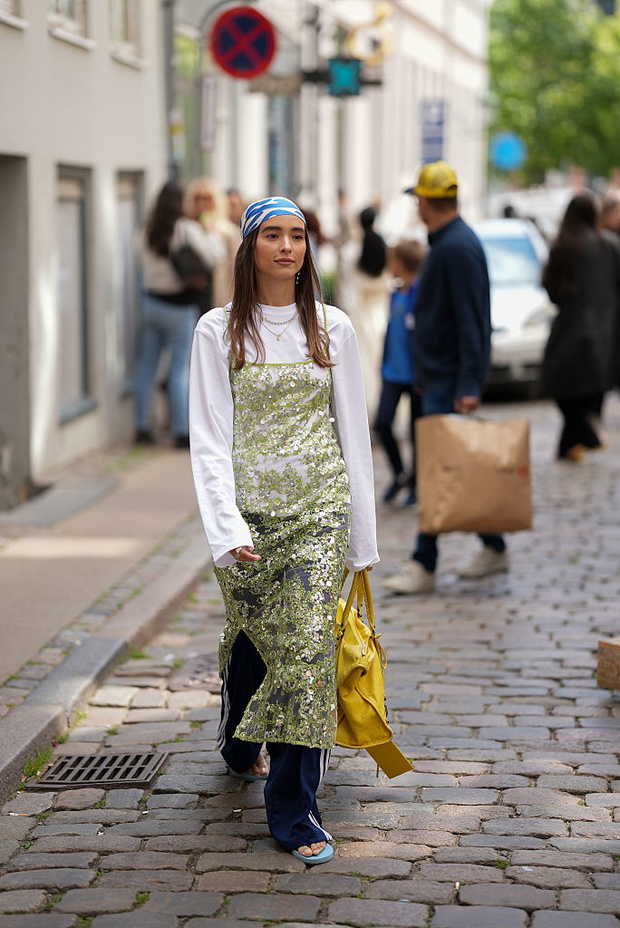 Track pants – retro sporty chic w paryskim stylu 2025