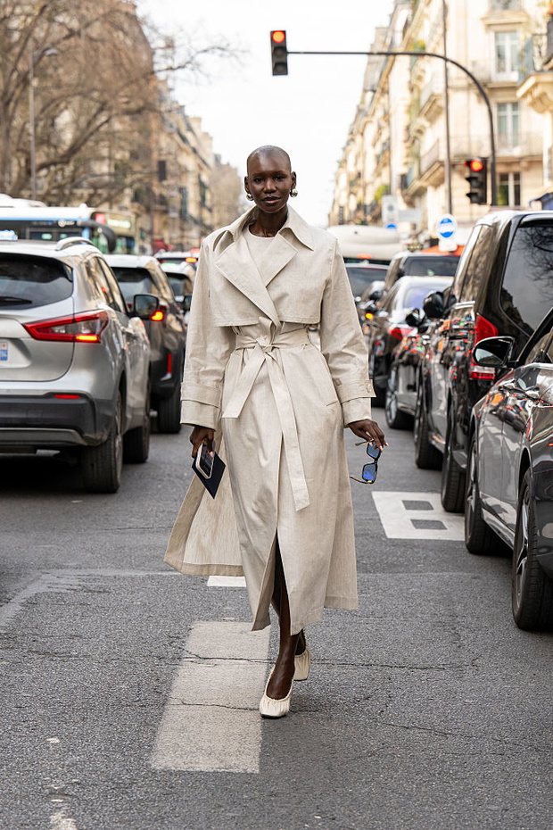 Cream Structured trench – ulubiony płaszcz minimalistek 2025