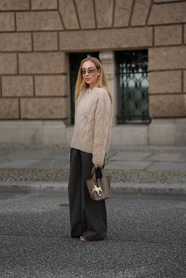 Pinstripe trousers – oversize spodnie jesieni 2025