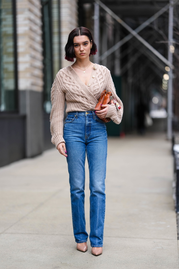 Soft cigarette jeans – modne jeansy z wysokim stanem jesień 2025